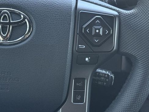 Used 2020 Toyota Tacoma TRD Off-Road w/ Technology Package AWD/4WD image 16