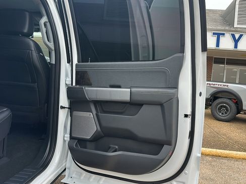 Used 2024 Ford F250 Lariat AWD/4WD image 18