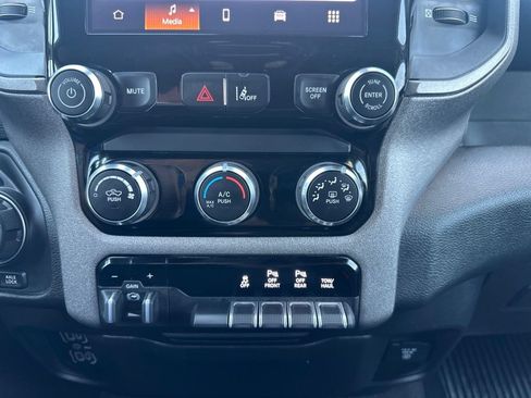 Used 2025 RAM 1500 Warlock AWD/4WD image 4