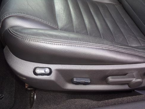 Used 2005 Ford Mustang GT RWD image 13