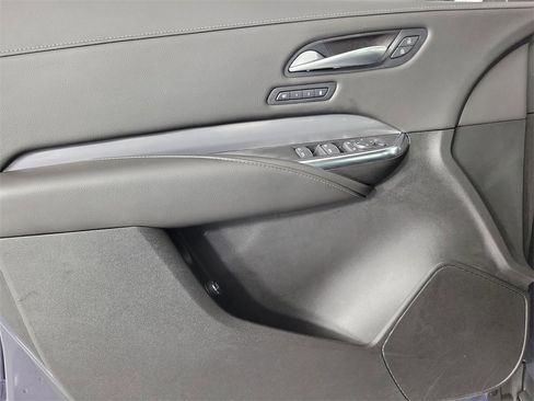 Certified 2025 Cadillac XT4 Premium Luxury image 18