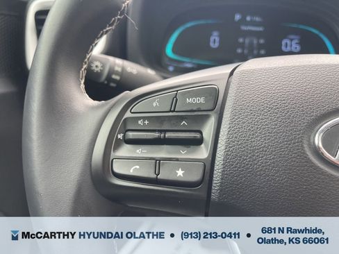 Certified 2024 Hyundai Venue Limited FWD image 25