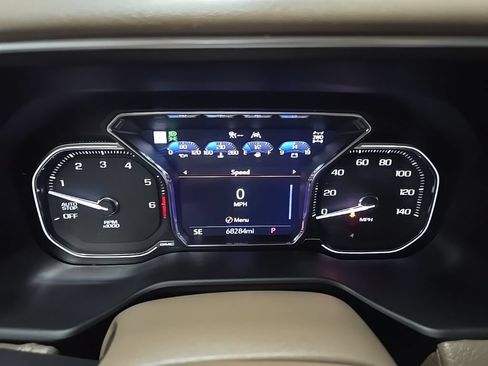 Used 2021 GMC Yukon XL Denali w/ Denali Premium Package AWD/4WD image 22