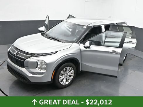 Used 2025 Mitsubishi Outlander ES image 64