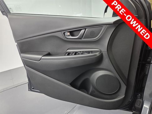Used 2022 Hyundai Kona SE image 24