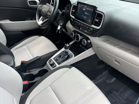 Used 2022 Hyundai Venue SEL w/ Cargo Package image 31