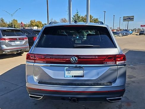 New 2026 Volkswagen Atlas SE image 6