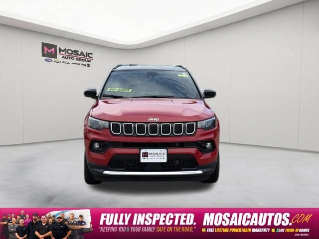Used 2023 Jeep Compass Limited AWD/4WD image 2