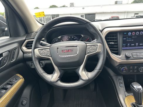 Used 2017 GMC Acadia Denali AWD/4WD image 18