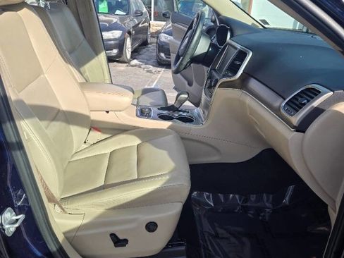 Used 2017 Jeep Grand Cherokee Limited w/ Trailer Tow Group IV image 17