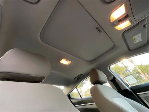 Used 2020 Hyundai Elantra Value Edition image 12