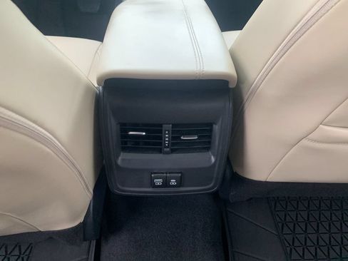 Used 2022 Toyota Avalon XLE w/ Moonroof Package FWD image 15