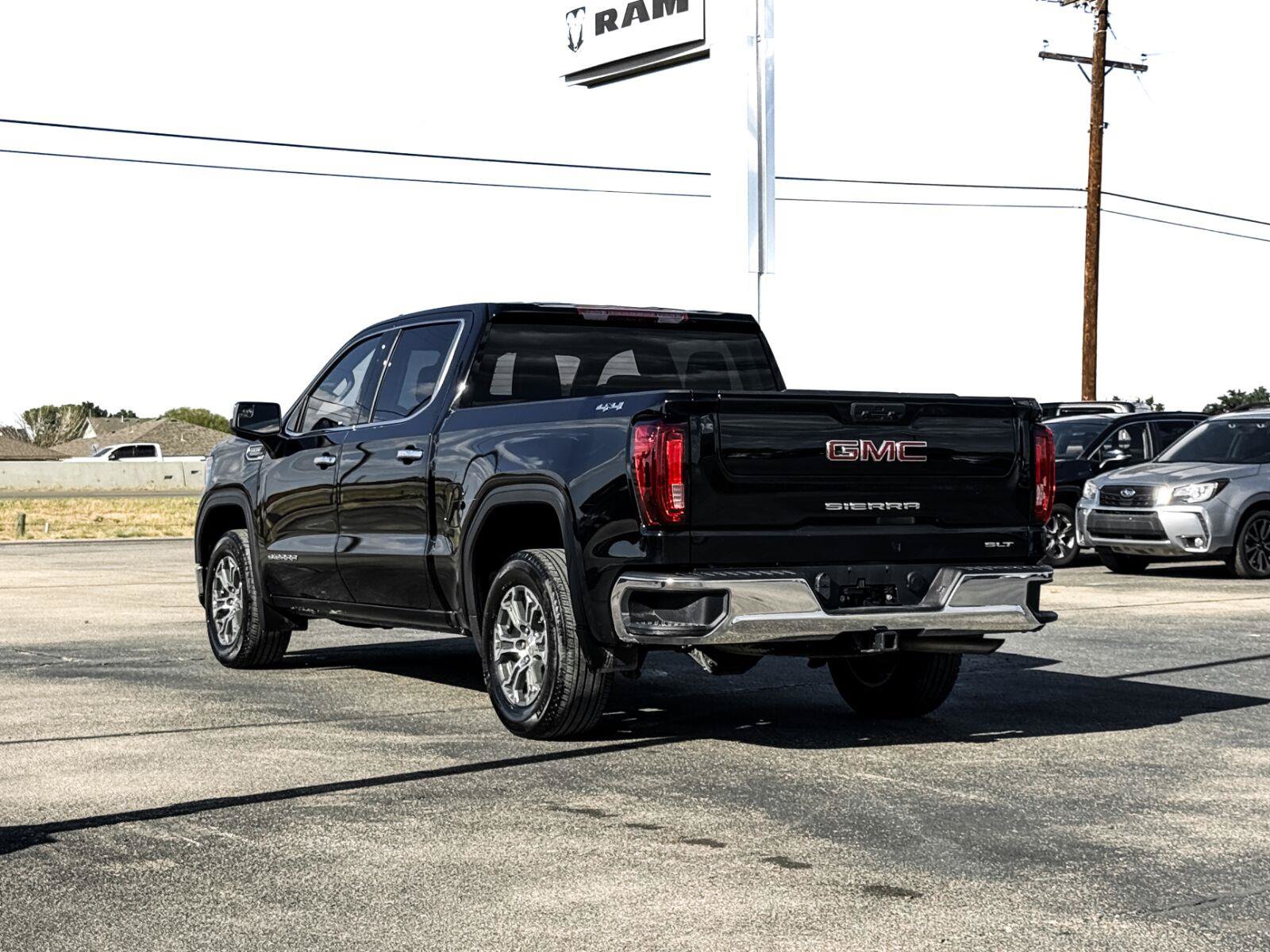 Used 2025 GMC Sierra 1500 SLT AWD/4WD image 11