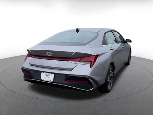 Used 2025 Hyundai Elantra SEL image 13