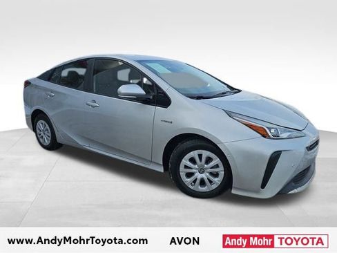 Used 2019 Toyota Prius LE image 1