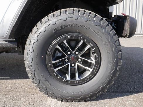 New 2026 Jeep Wrangler Unlimited Rubicon w/ Xtreme 35 Tire Package image 12