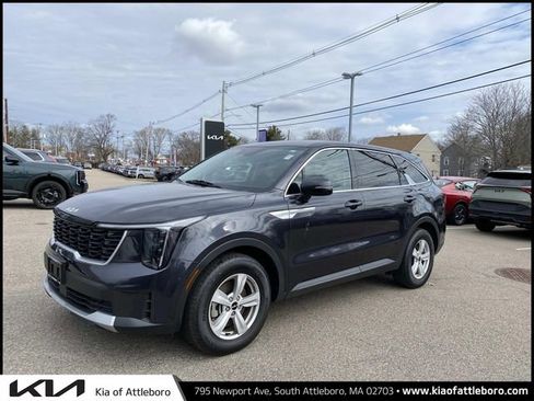 Certified 2025 Kia Sorento LX image 1