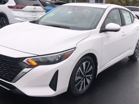 New 2025 Nissan Sentra SV w/ SV Premium Package image 4