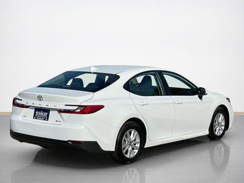 Used 2025 Toyota Camry LE FWD image 8