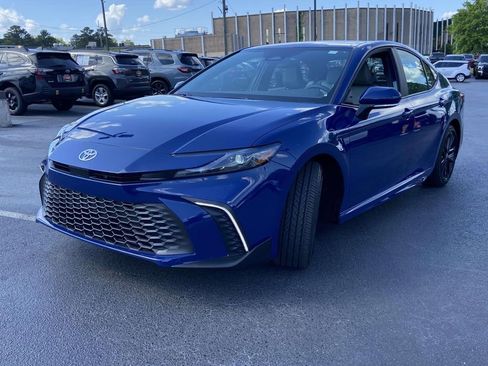 New 2026 Toyota Camry SE image 7