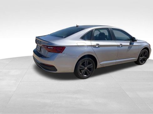 Used 2023 Volkswagen Jetta SE FWD image 11