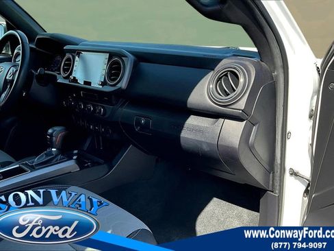 Used 2022 Toyota Tacoma TRD Off-Road w/ Technology Package image 28