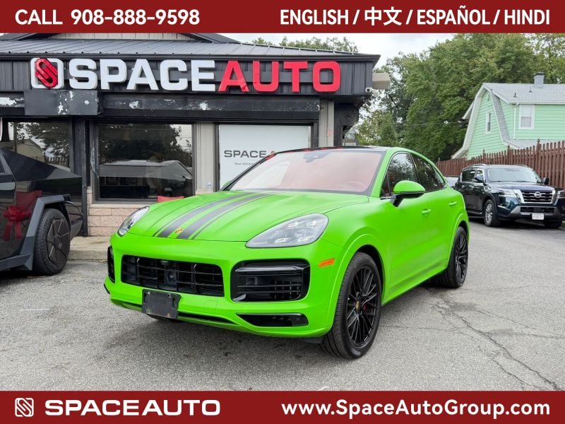 Used 2023 Porsche Cayenne GTS AWD/4WD image 1