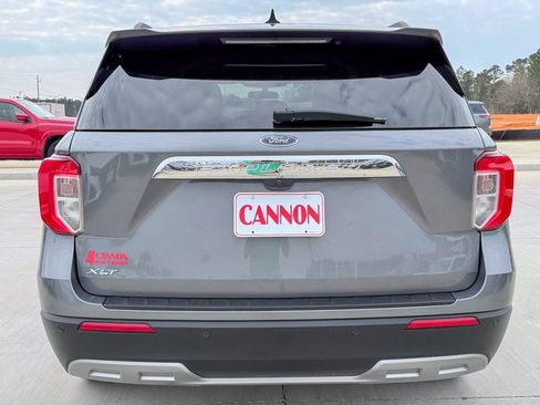 Used 2024 Ford Explorer XLT w/ Equipment Group 202A RWD image 17
