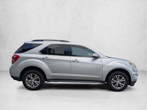 Used 2017 Chevrolet Equinox LT w/ Convenience Package FWD image 4