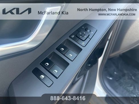 Used 2023 Kia Niro EX FWD image 29