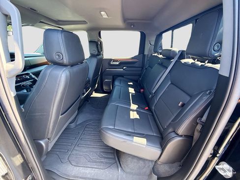 Used 2023 GMC Sierra 1500 Denali w/ Denali Reserve Package AWD/4WD image 29