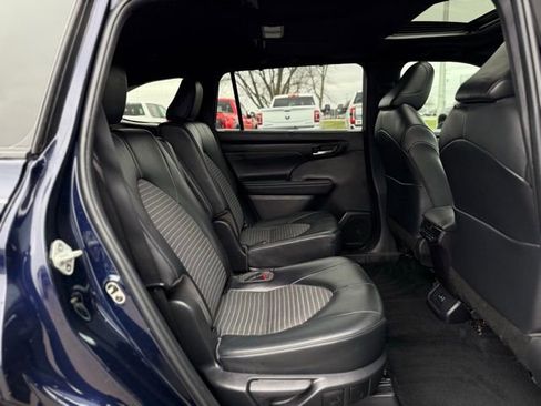 Used 2022 Toyota Highlander XSE image 20