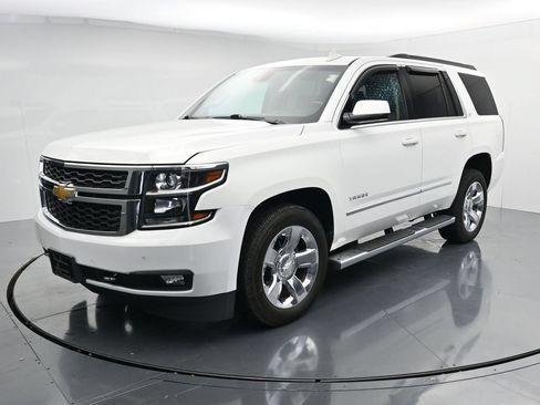 Used 2017 Chevrolet Tahoe LT w/ LT Signature Package AWD/4WD image 4