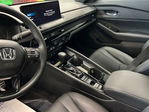 Used 2025 Honda Accord Sport image 24