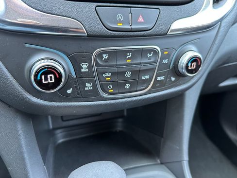 Used 2024 Chevrolet Equinox LT FWD image 31