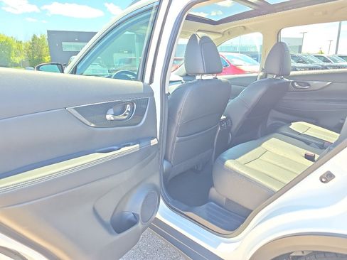 Used 2016 Nissan Rogue SL w/ SL Premium Package AWD/4WD image 21