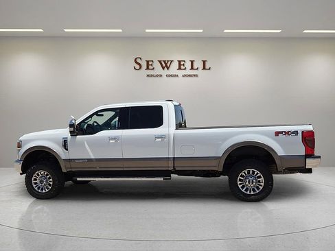 Used 2022 Ford F350 Lariat w/ Chrome Package AWD/4WD image 2