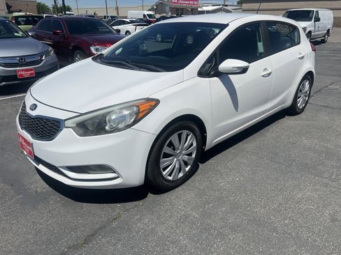 Used 2016 Kia Forte LX FWD image 2