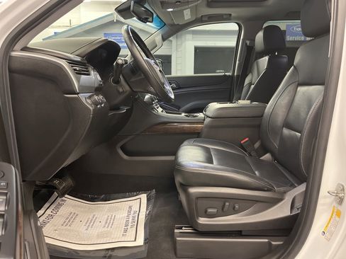 Used 2019 Chevrolet Suburban LT image 10