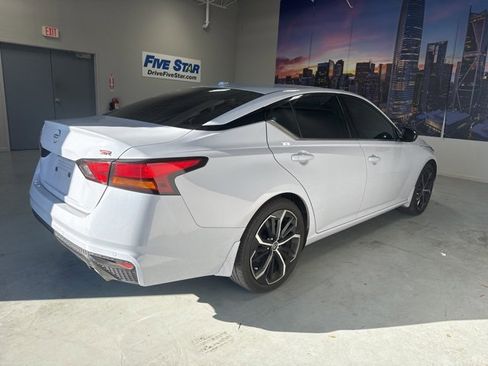 Used 2024 Nissan Altima 2.5 SR w/ SR Premium Package image 5