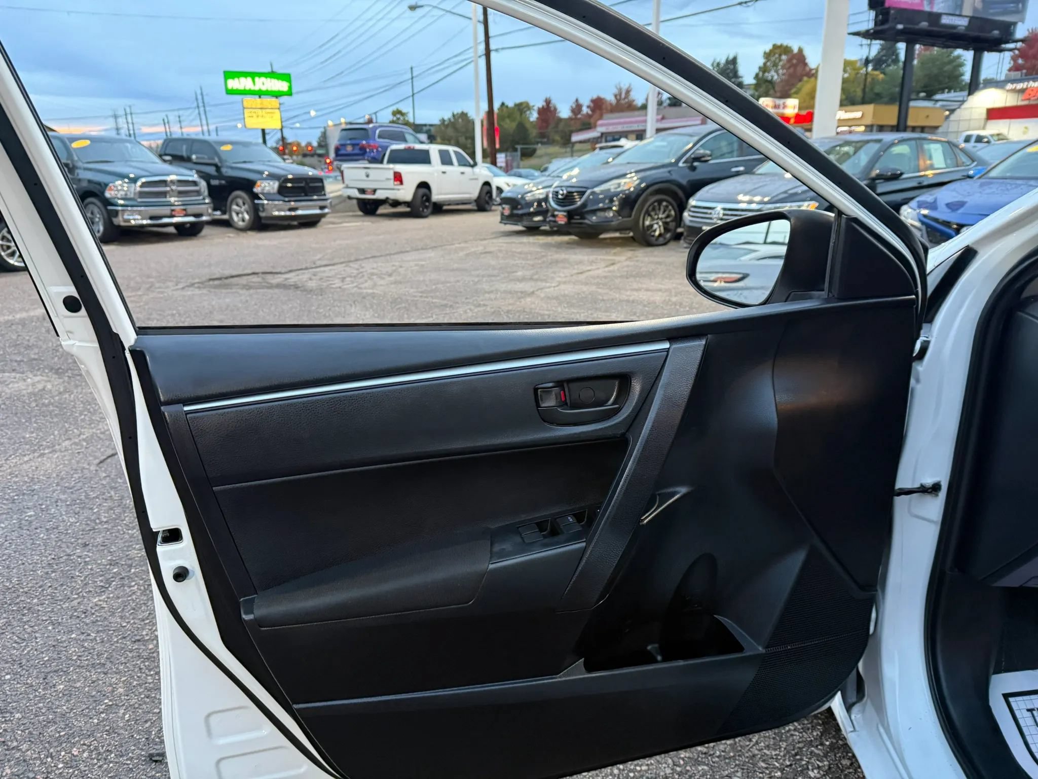 Used 2015 Toyota Corolla L FWD image 12