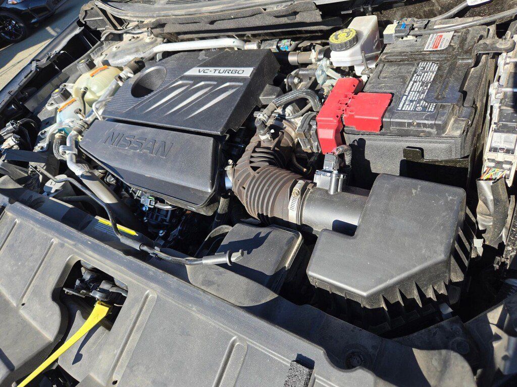 Used 2025 Nissan Rogue SV AWD/4WD image 9