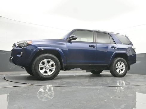 Used 2018 Toyota 4Runner SR5 Premium AWD/4WD image 39