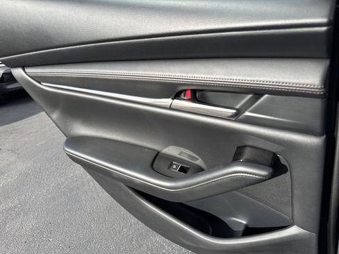 Used 2022 MAZDA MAZDA3 s image 11