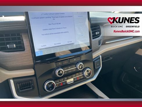 Used 2024 Ford Expedition Limited image 18