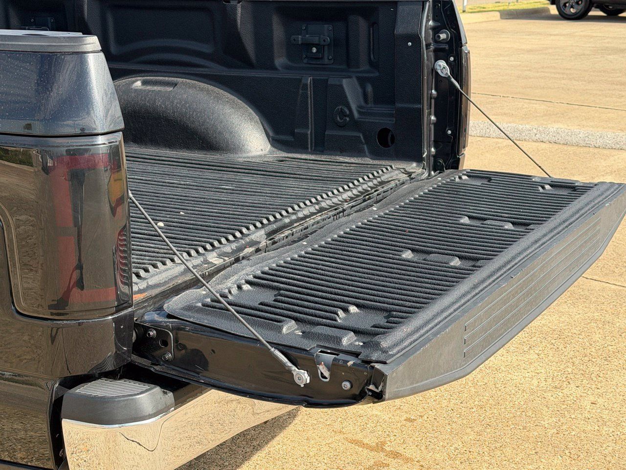 Used 2015 Ford F150 XLT w/ Equipment Group 301A Mid RWD image 32
