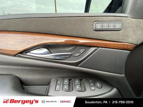 Used 2020 Cadillac Escalade Luxury image 25