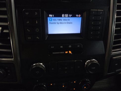 Used 2018 Ford F150 XLT image 25