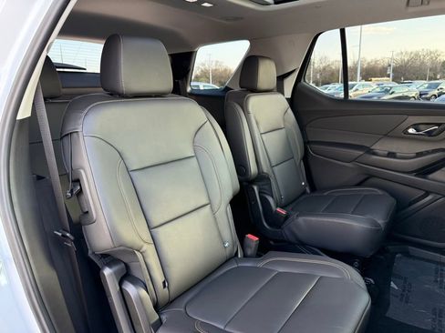 Used 2021 Chevrolet Traverse LT w/ LT Premium Package image 31