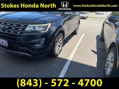 Used 2017 Ford Explorer Limited w/ Equipment Group 301A FWD image 3